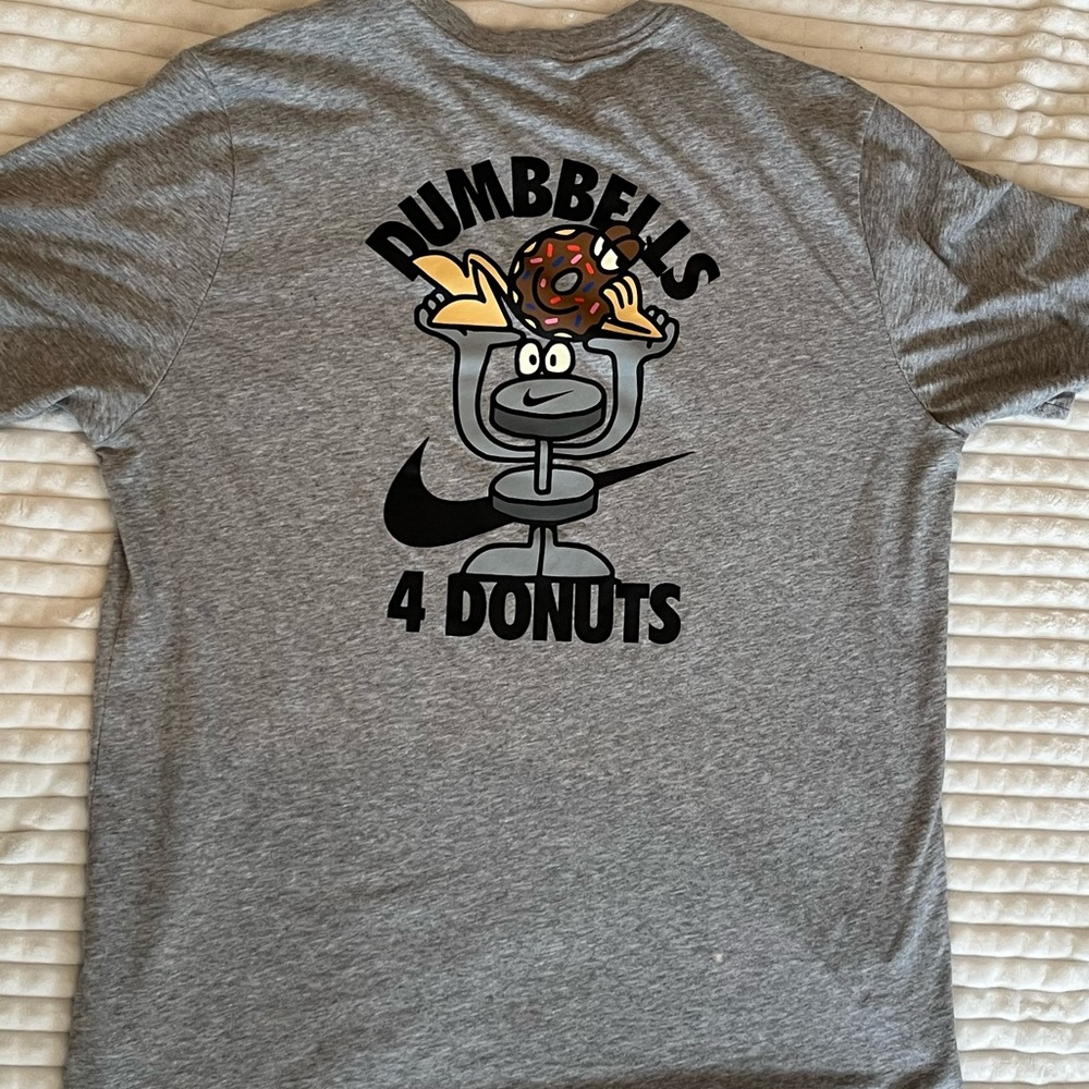 (2) Nike Men’s T-shirts short sleeve. Set of  (2) Pink and Gray